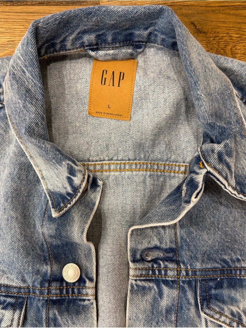 GAP Light Blue Washed Denim Jacket - Picture 2 of 3